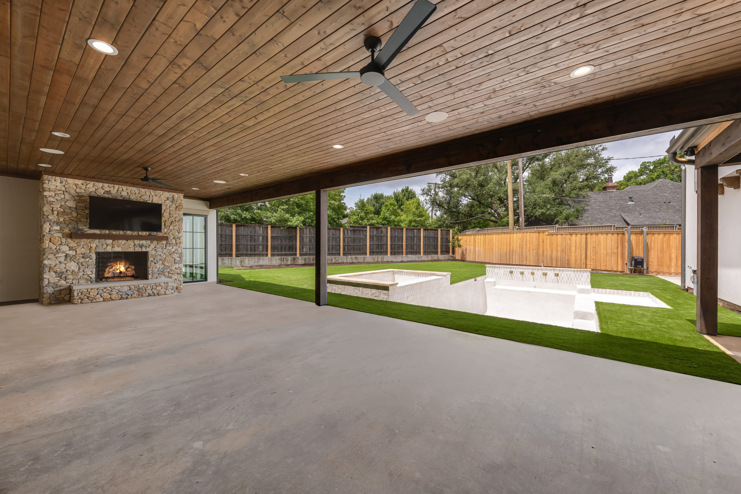 6909 Bob-O-Link Dr